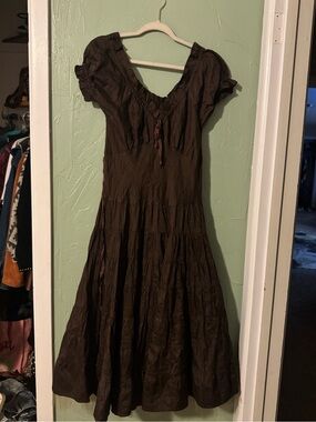 Tiered Puff-Sleeve Midi Dress in Deep Brown